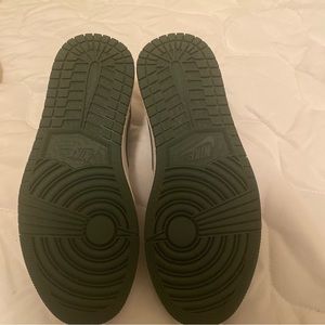 Am selling these White/Galactic Jade women’s 9.5 with Jordan’s